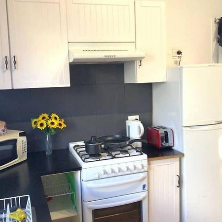 Modern Charming Miners' Cottage +Free Internet Брокен-Гілл Екстер'єр фото